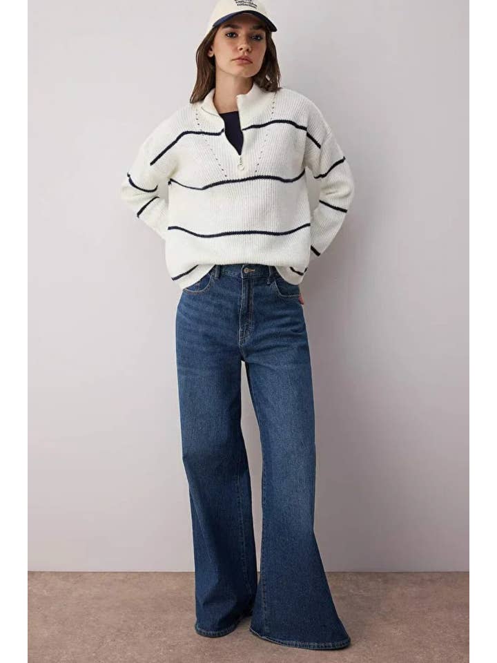 Hoxton Gal – wholesale Knitted jumper – Women′s – Soft-Textured Zip-Up Knit Sweater22