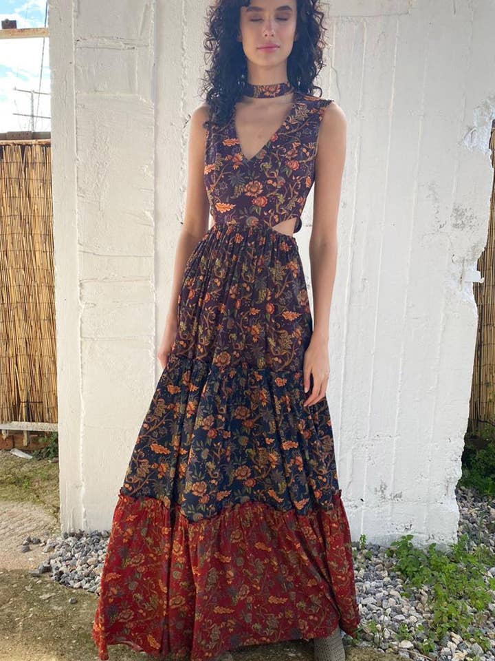 Burgunderfarbenes Strickoberteil mit seitlichen Schnitten, 3-farbiges Maxi-Oberteil für den Großhandel von Pinnacle By Shruti Sancheti