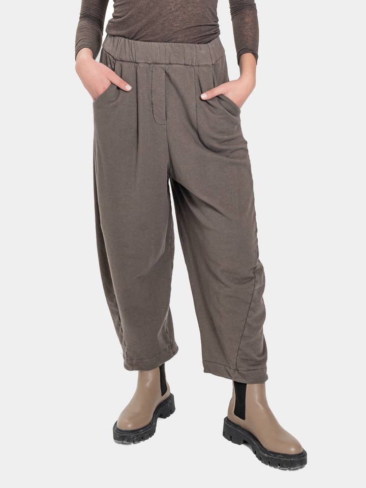 Baci & Amici Fashion - US Continental - Wholesale Pants - Women's - Elastic Waist Balloon Trousers1