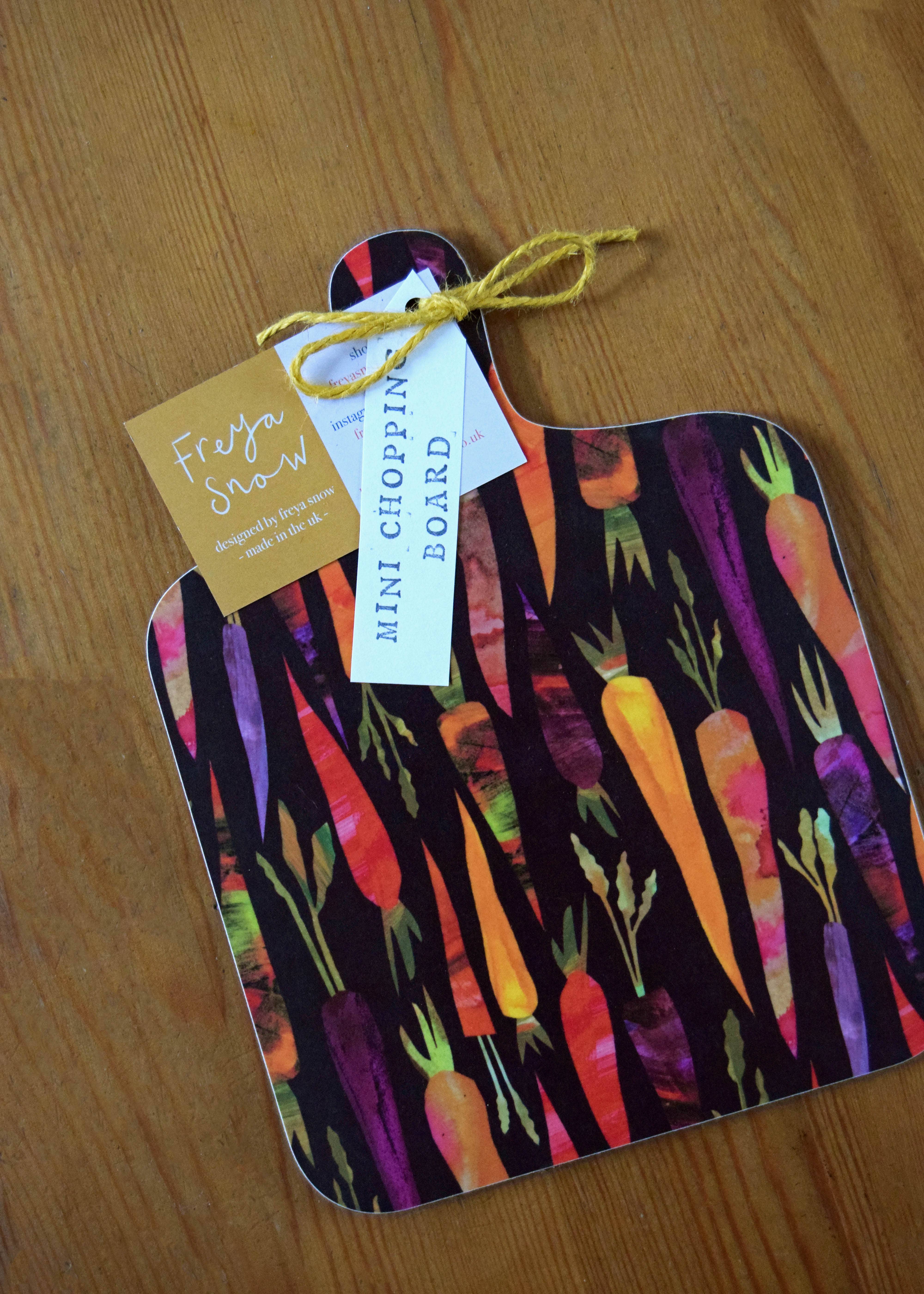 Freya Snow - Vente Planche à découper - Mini planche à découper Dark Carrots/Planche à découper en mélamine3