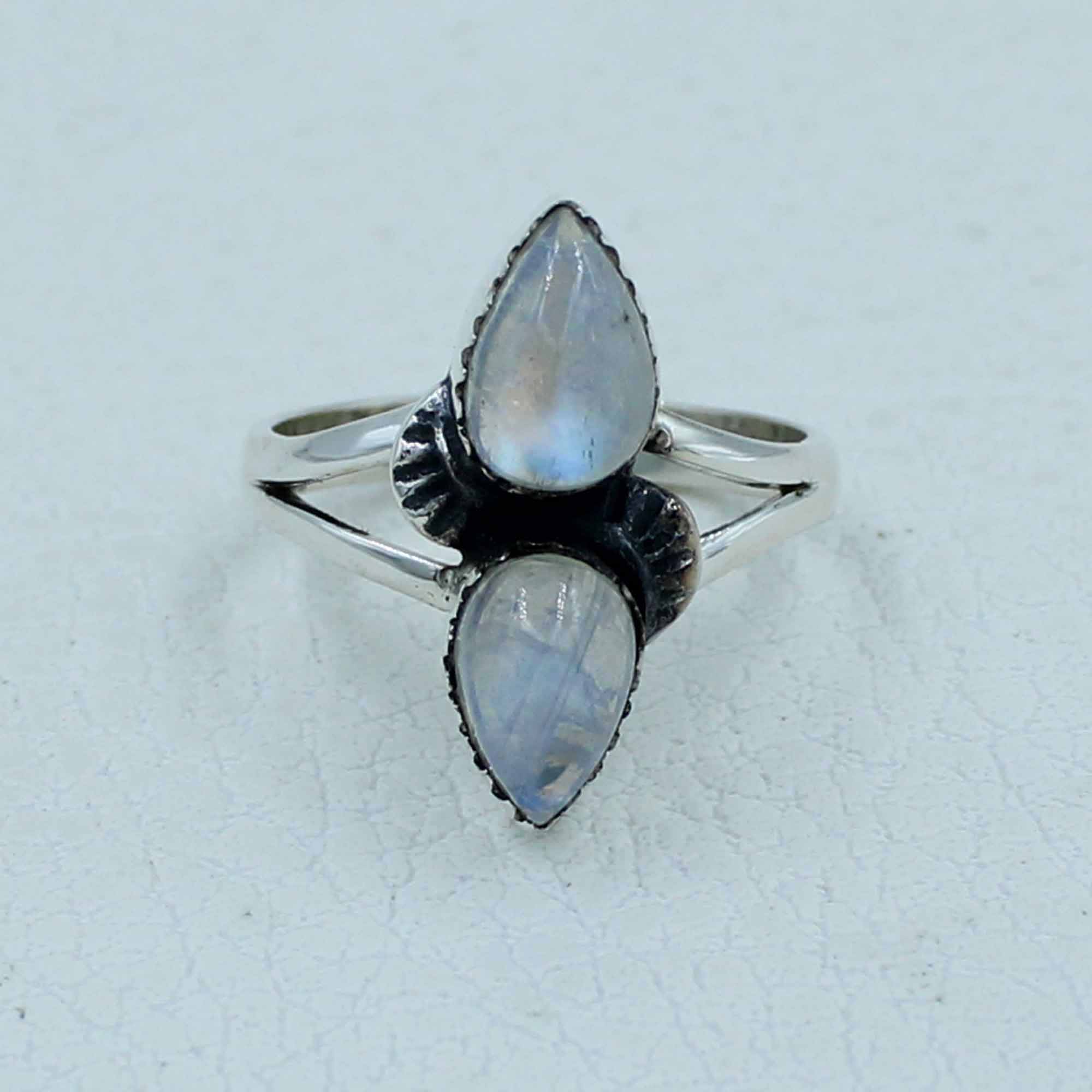 Silvex Jewelry – Engroshandel Statementring – Smuk Rainbow Moonstone Cabochon Ring