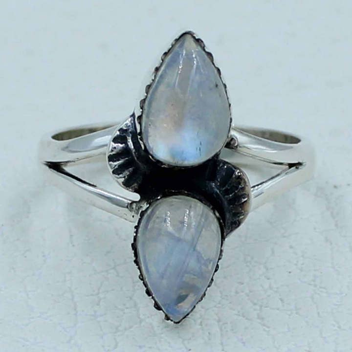 Silvex Jewelry – Engroshandel Statementring – Smuk Rainbow Moonstone Cabochon Ring0