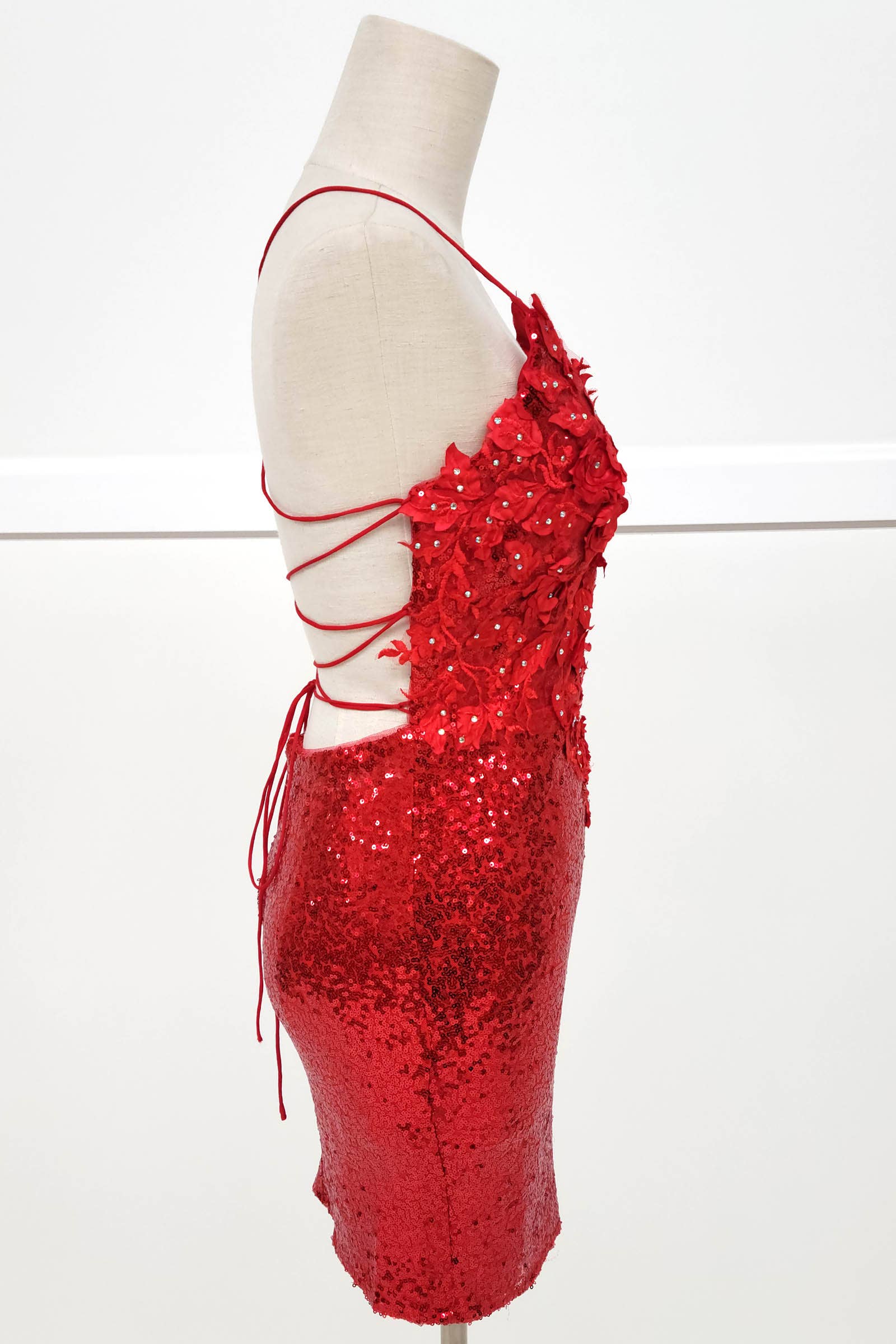 Chicas - Wholesale Jurk - Dames - Bodycon pailletten mini-jurk met bloemen en bandjes C80745