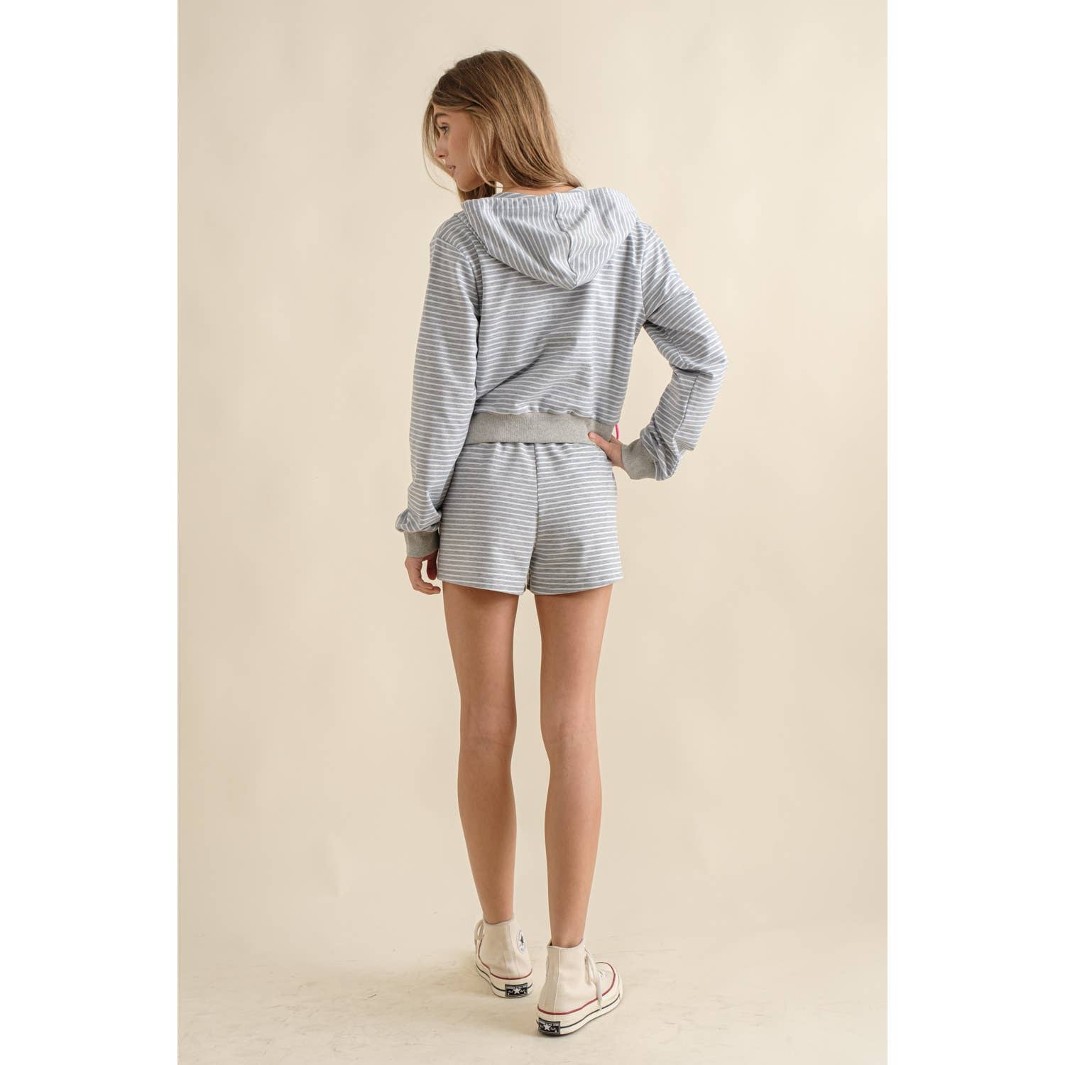 Sweet Generis – wholesale Lounge set – Women's – CONTRAST DRAWSTRING ZIP UP HOODIE AND SHORTS SET30