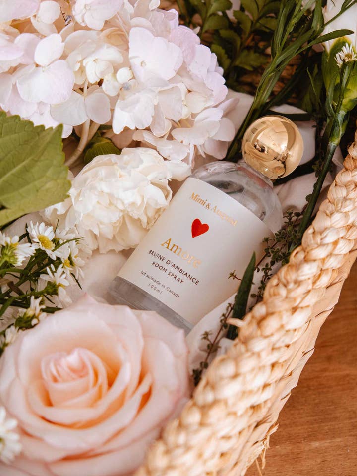 Rumspray - Amore för wholesale av Mimi & August