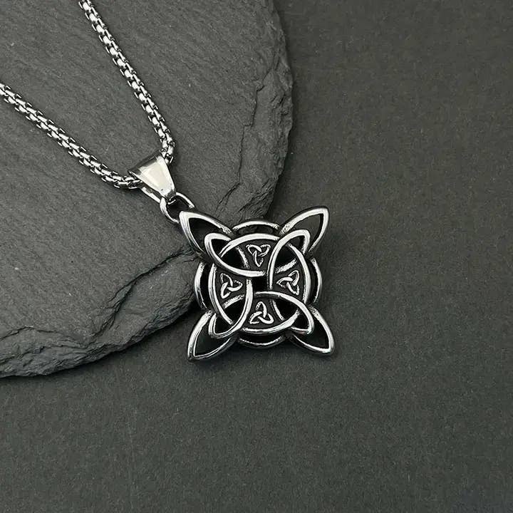 GemMeet - Venta al por mayor Collares con colgantes/abalorios - Collar con colgante nórdico con nudo celta viking