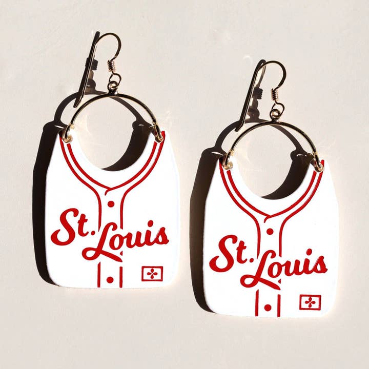 Boucles d'oreilles maillot de baseball de St. Louis pour la vente par Nickel and Suede