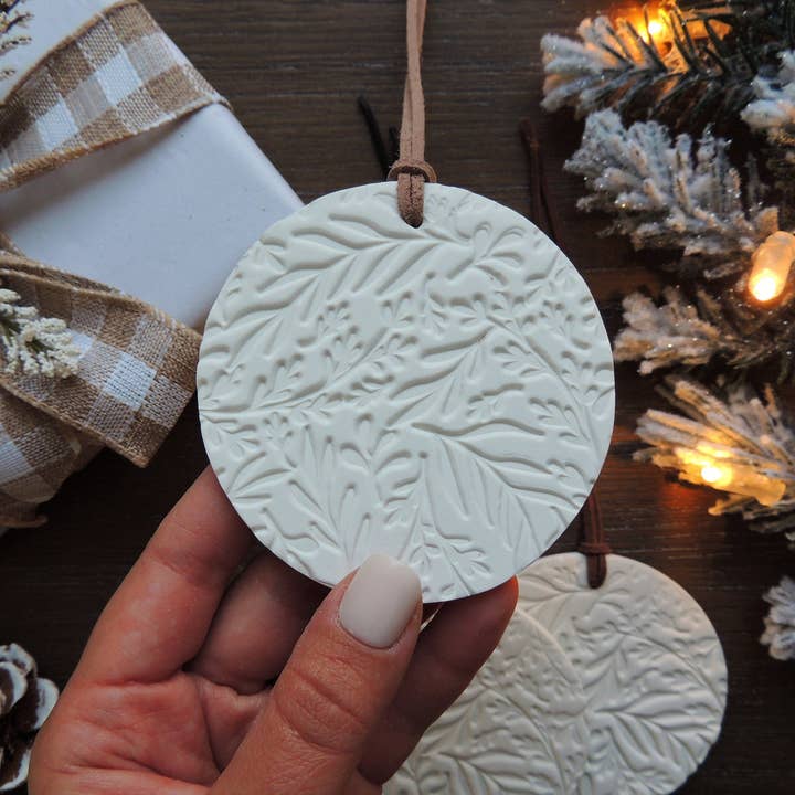 Elm & Cedar - Wholesale Ornament - Scandinavian Christmas Ornament - Leaves1