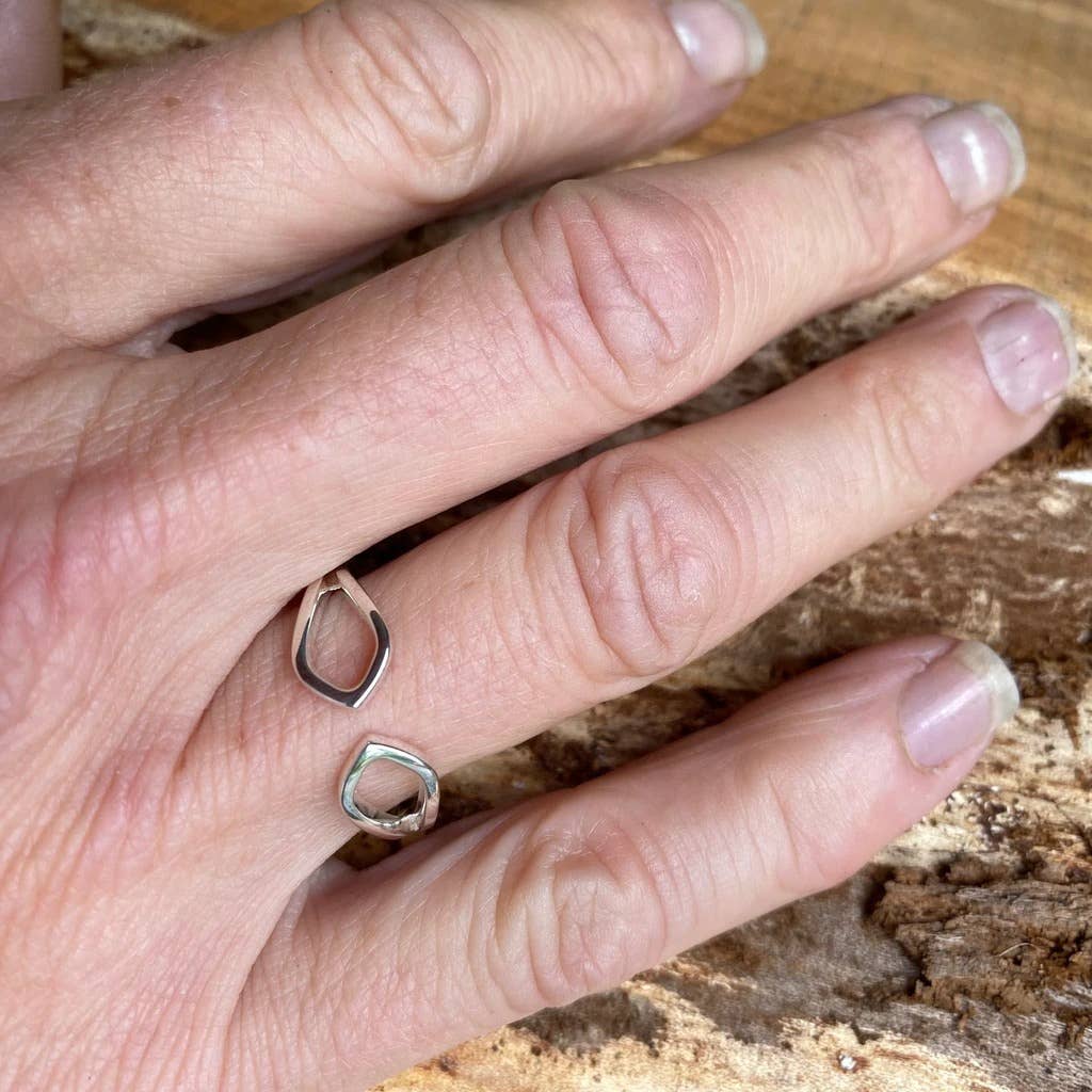 REEVES & REEVES – wholesale Band/stacked ring – CR37L Eye to Eye Ring2