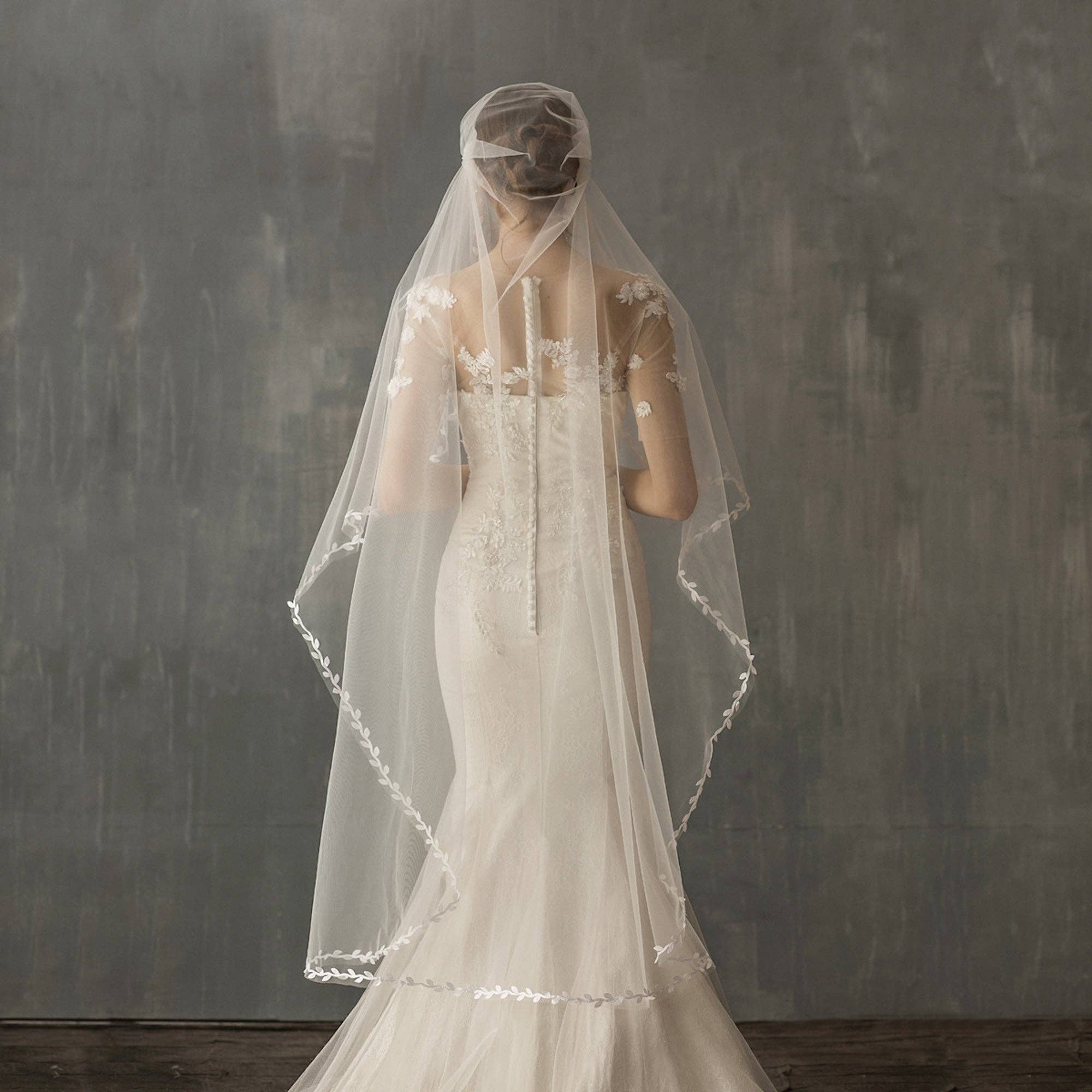 LanLivia - Wholesale Veil - Women's - Elegant Hat Style Bridal Veil with Leaf Lace Lining - Iron Before Use2