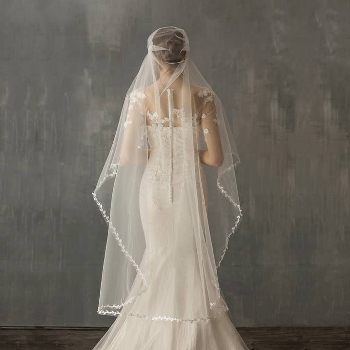 LanLivia – wholesale Veil – Women’s – Elegant Hat Style Bridal Veil with Leaf Lace Lining - Iron Before Use2