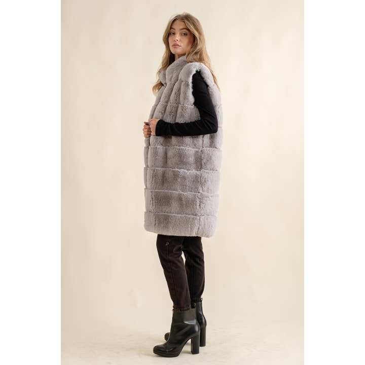 Sweet Generis - Vente Veste sans manches – femme - GILET BOUFFANT LONG EN FOURRURE À COL MONTANT25