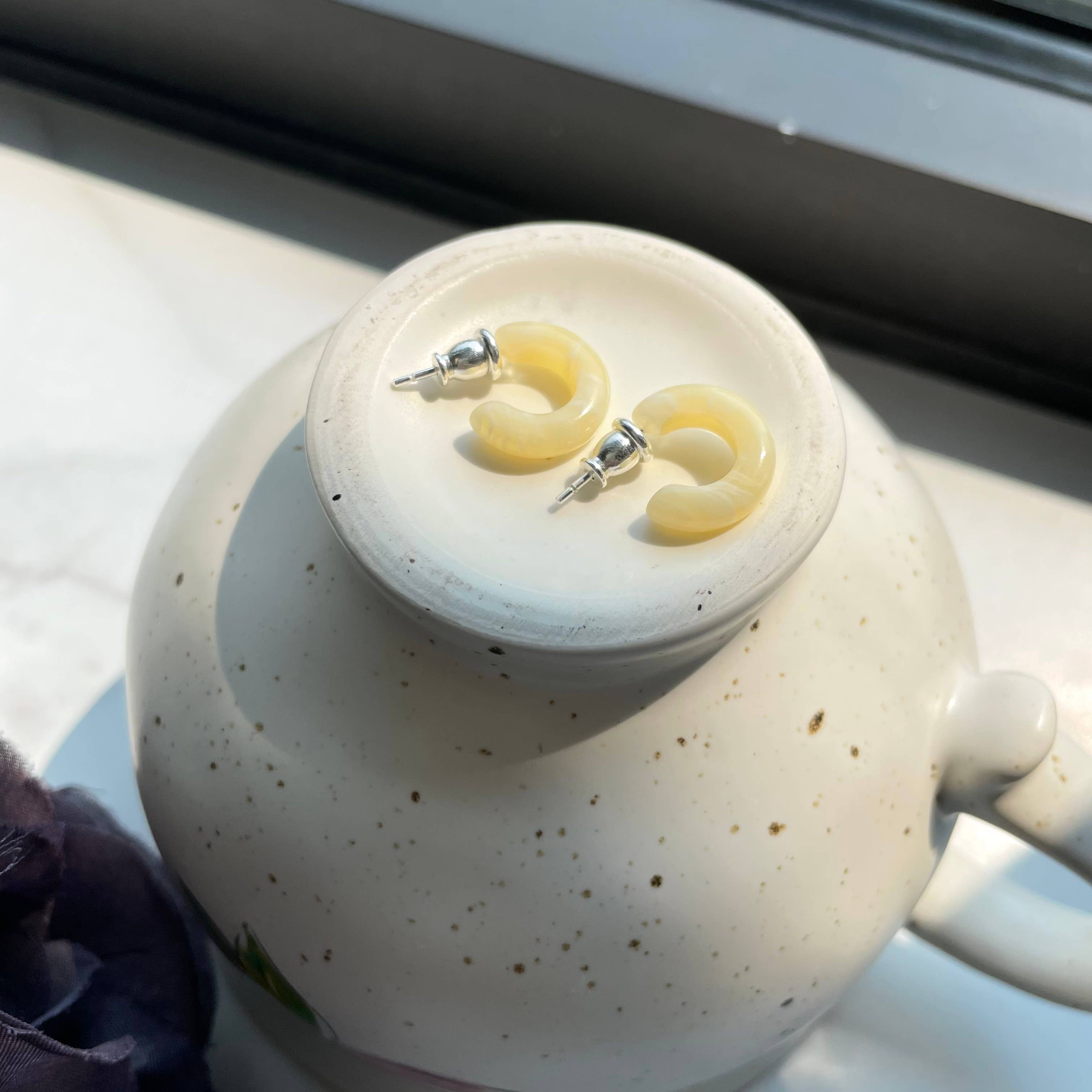 Fenna&Fei - Wholesale Hoop Earrings - Huggie Hoops Collection | Small Tiny Minimalist Resin Hoops4