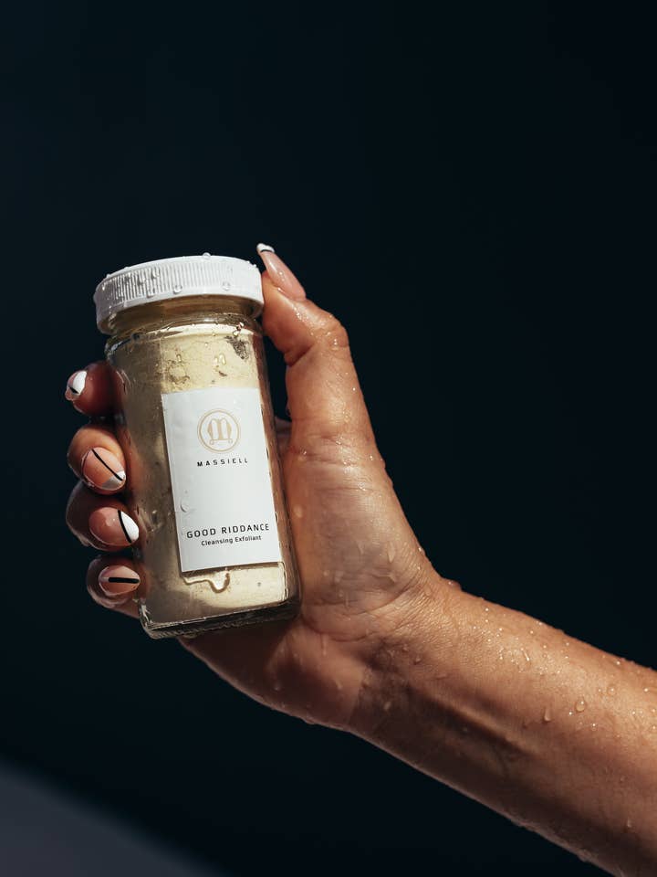 Exfoliant doux Good Riddance pour la vente par Massiell