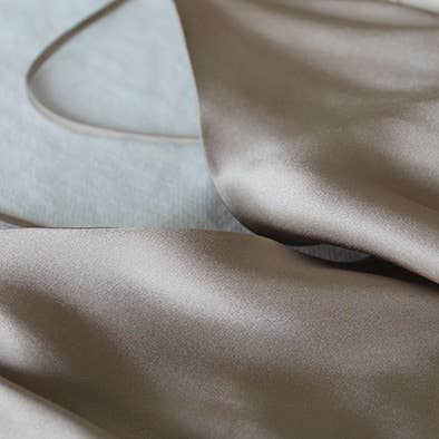 jeanne voilier soie de jour et bijoux précieux - Wholesale Dress - Women's - Louise nude mid-length silk dress