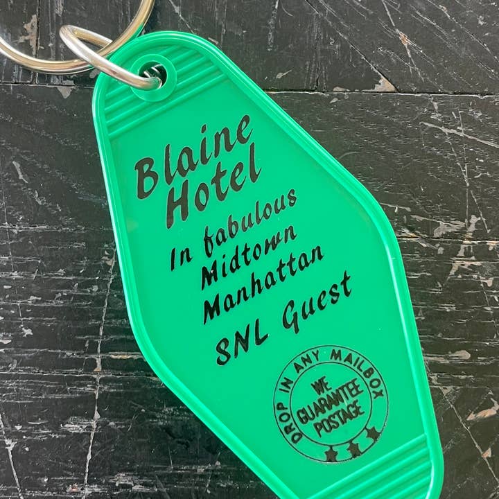 The 3 Sisters Design Co. – Großhandel Schlüsselanhänger – Unisex – Motel-Schlüsselanhänger - Blaine Hotel (Saturday Night Live, SNL)