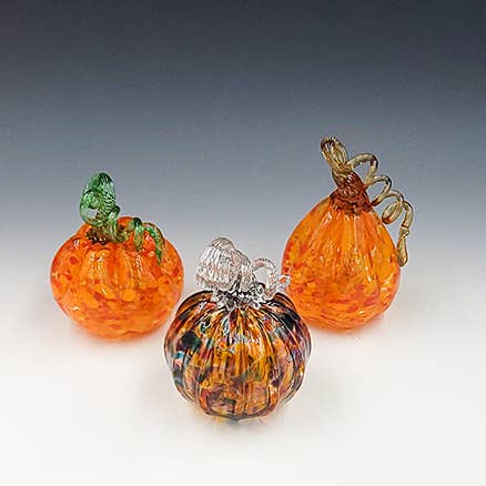 Boise Art Glass – wholesale Decorative tabletop object – Glass Pumpkin - Medium - Small Ridge
