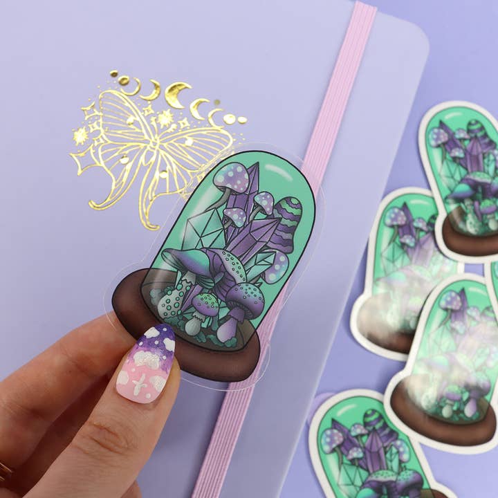 Adesivo transparente de fantasia 'Floresta Encantada' com terrário e tema bruxaria por atacado de LorenaxAngelina