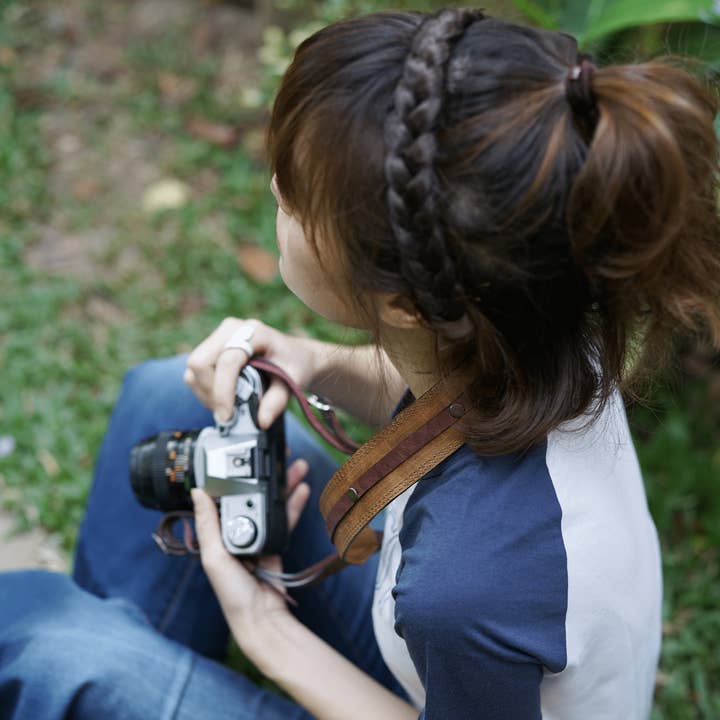 Atitlan Leather – Engroshandel Kamerarem – Dobbelt farve læder kamerastrop4