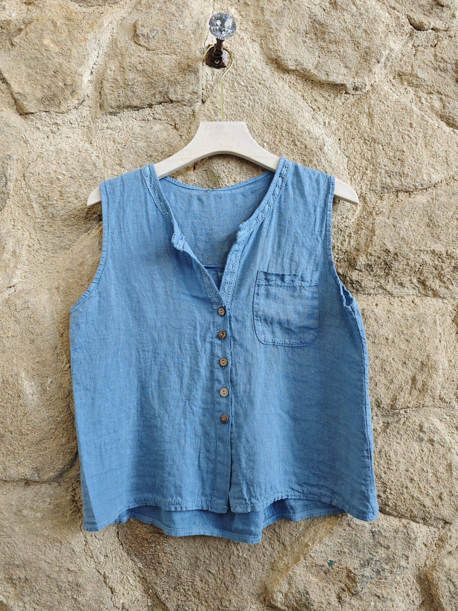 Linen & More – Camisa com botões no colarinho – Mulher por atacado – Blusa sem mangas de linho 100% LINHO6