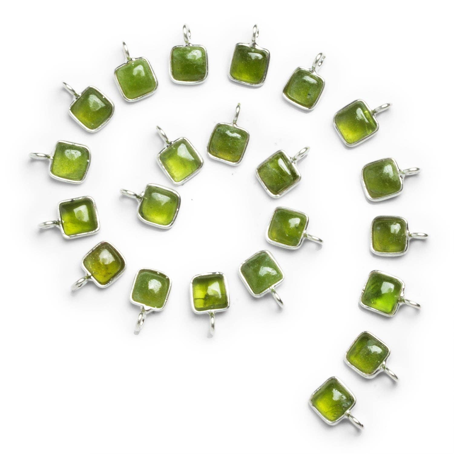 The Bead Traders - Venta al por mayor Abalorios/colgantes individuales - Colgante de cojín de idocrasa con bisel de plata de 6 mm 1 cuenta0