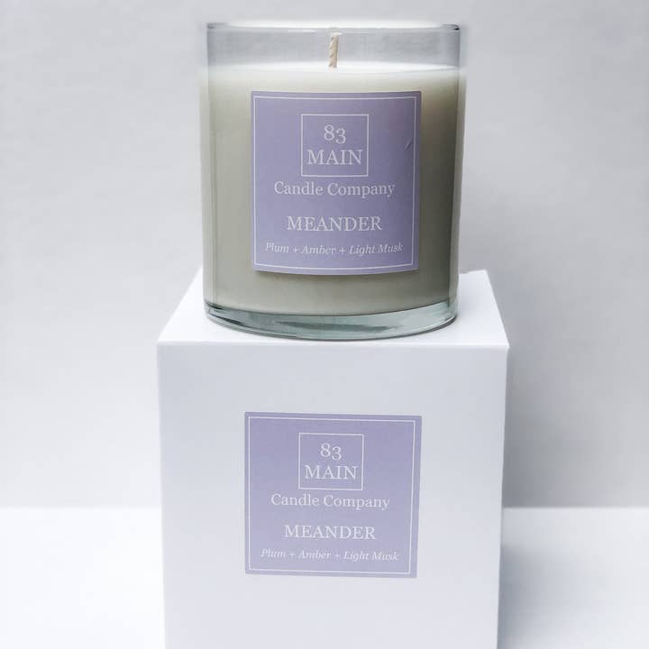 Bougie Gobelet Meander pour la vente par 83 Main Candle Company