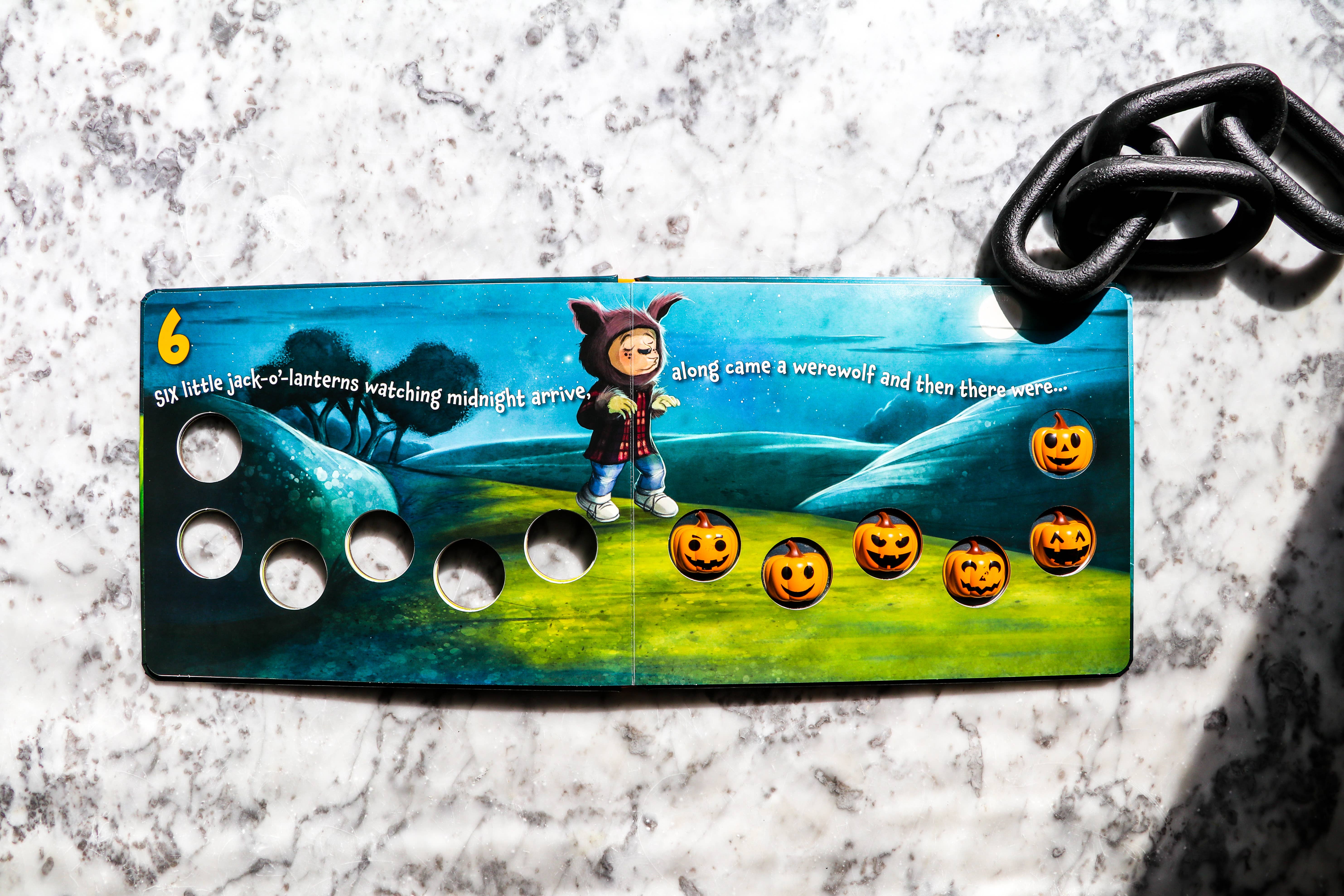 HarperCollins Focus - Wholesale Baby & Toddler Book (0-2) - Ten Little Jack-O’-Lanterns4