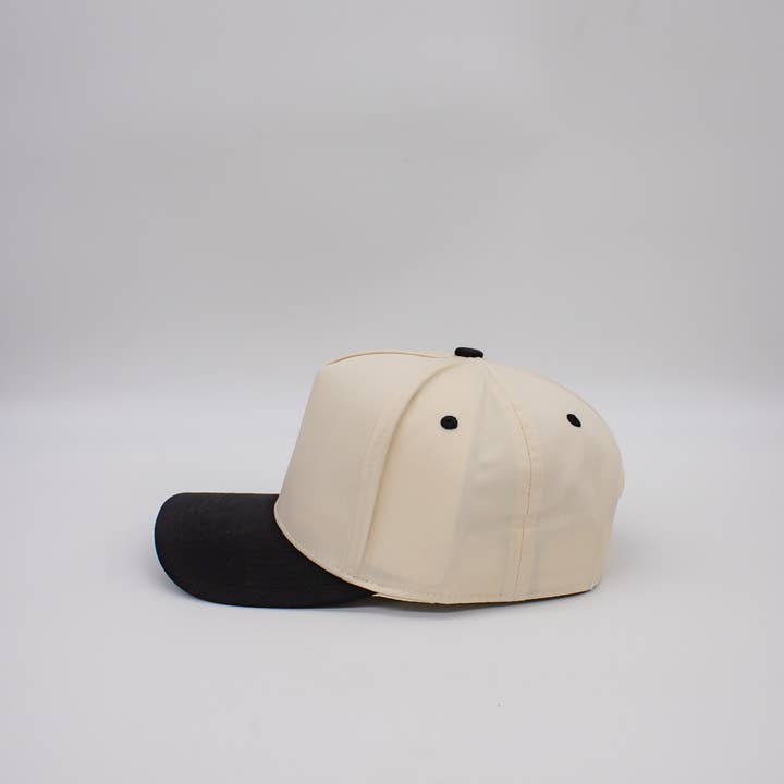 TATUM THE LABEL - Wholesale Trucker Hat - Unisex - Canvas Blank Trucker Hat Two-Tone Snapback 5 Panel Cream Tan