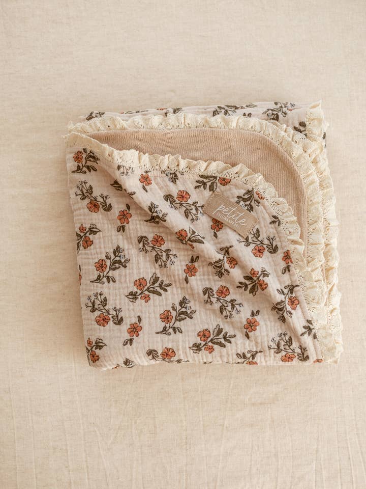 PETITE EvelinaApparel - Wholesale Bedding blanket – Kids & Baby - Muslin Blanket / Vintage Florals