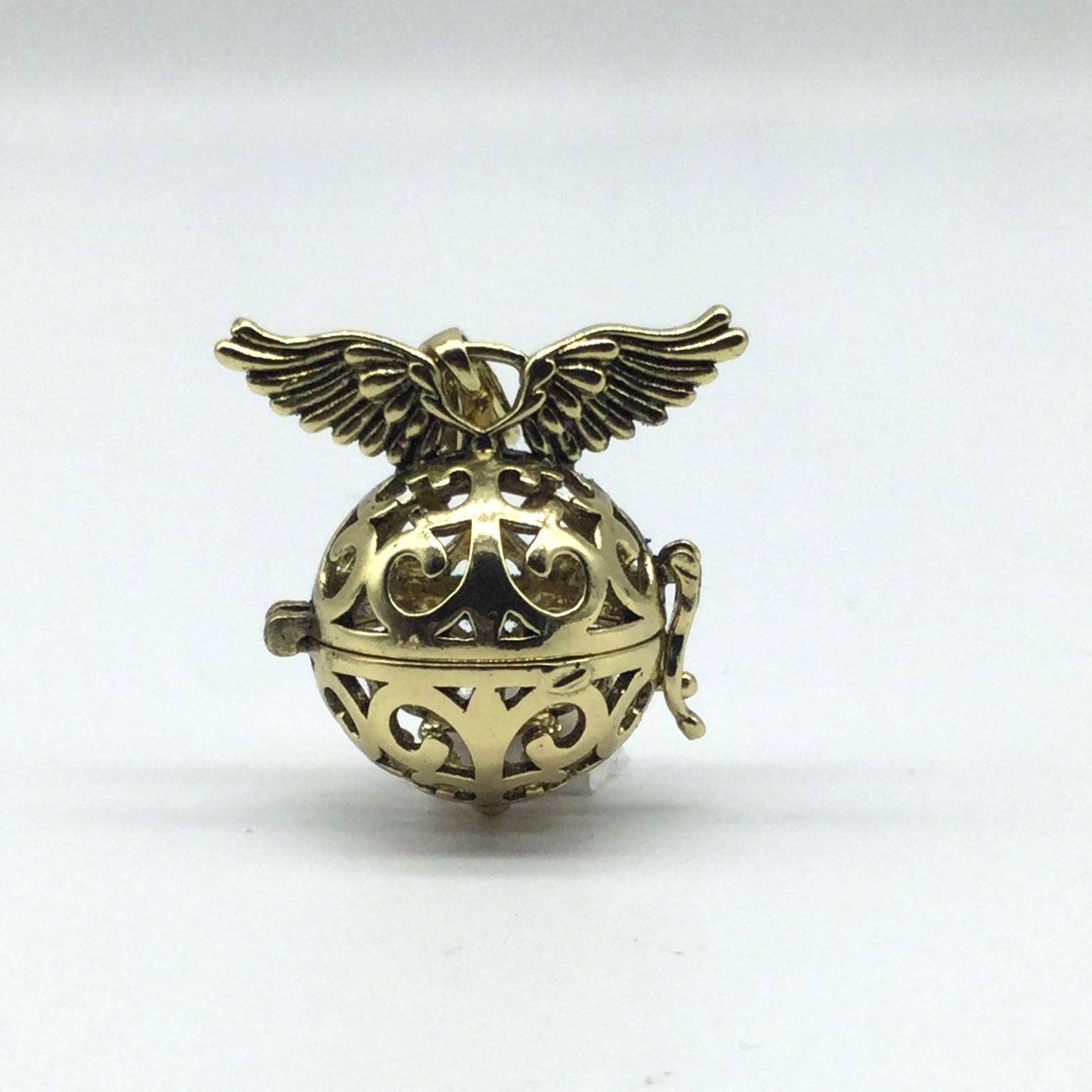 Tourtiwi - Wholesale Individual Charm/Pendant - Vintage Wings Hollowed Pendant5