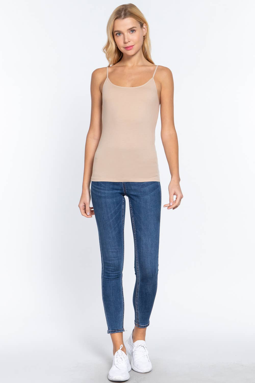 Active Basic | Active USA - Wholesale Camisole - Dames - Eenvoudig verstelbare cropped cami met spaghettibandjes en plankbeha37