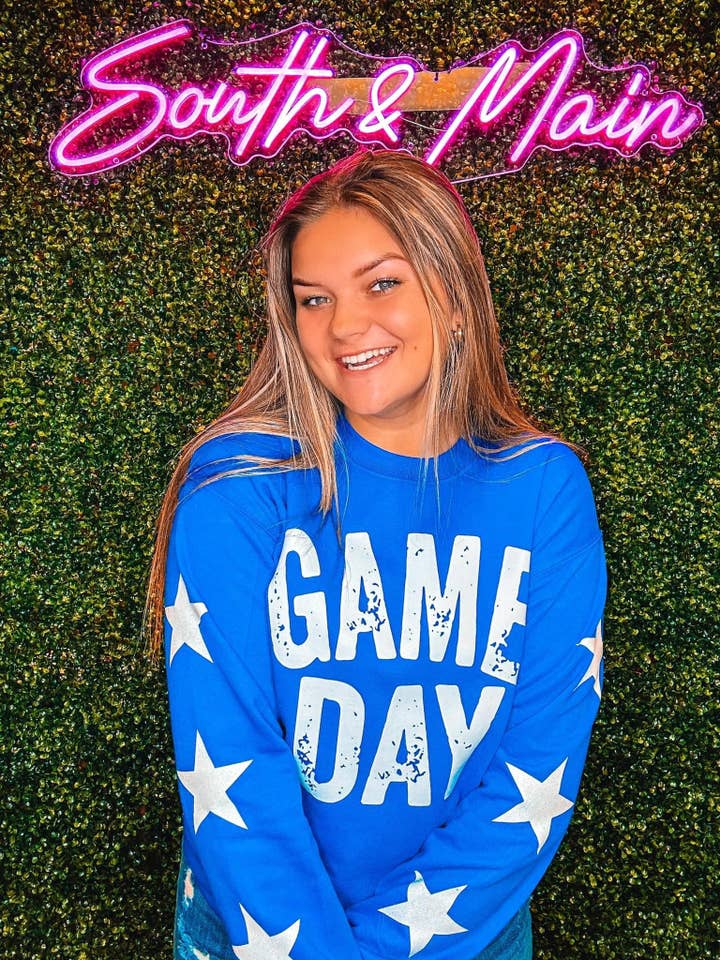 South & Main Boutique - Wholesale Graphic Sweatshirt - Women's - Game Day Sweatshirt with Star Sleeves