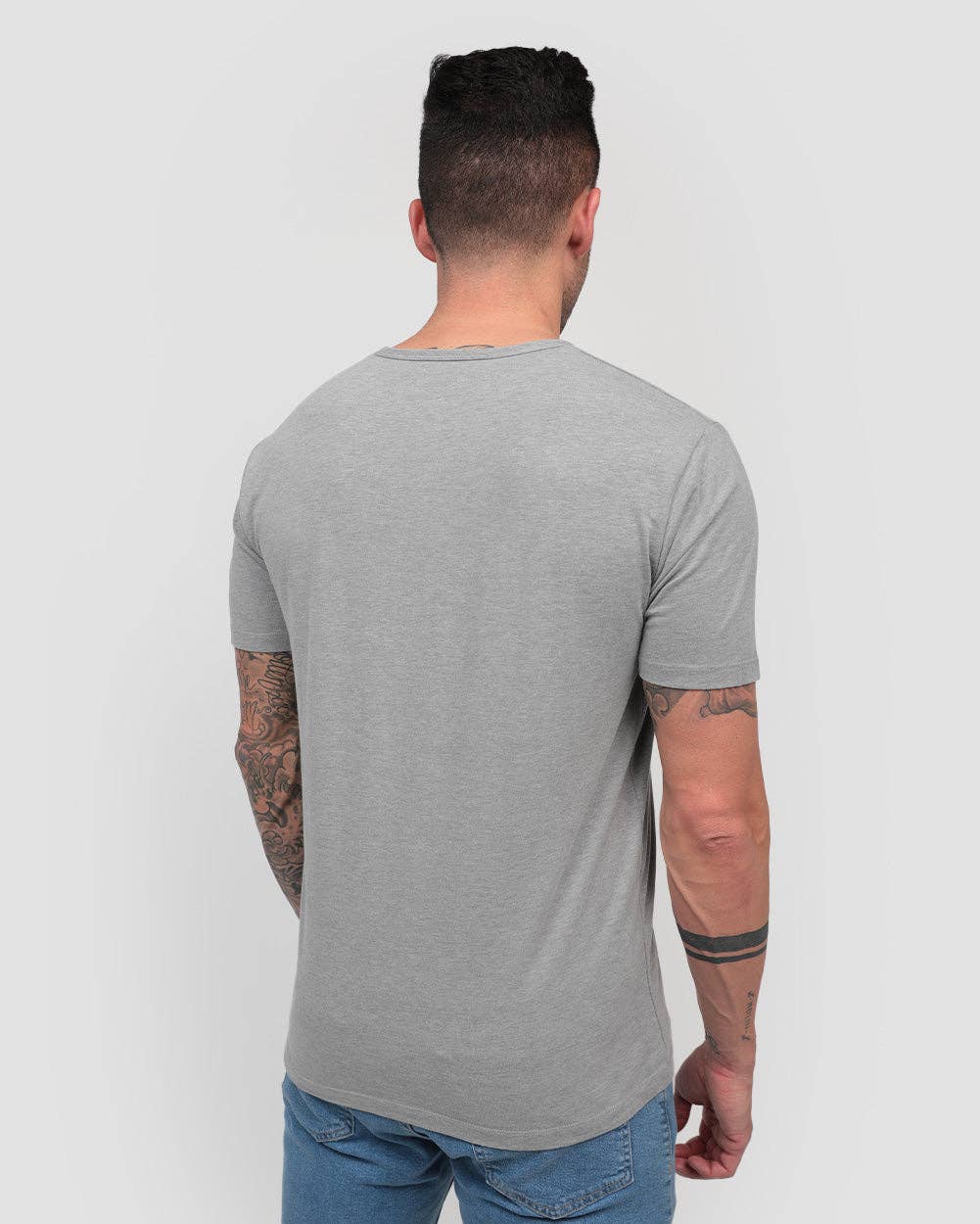 INTO THE AM – Engroshandel T-shirt – til mænd – Herre T-shirt med korte ærmer og henley-udskæring23