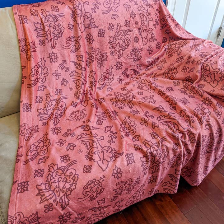 Couverture Minky Robe Guadalupe pour la vente par worthy of Agape