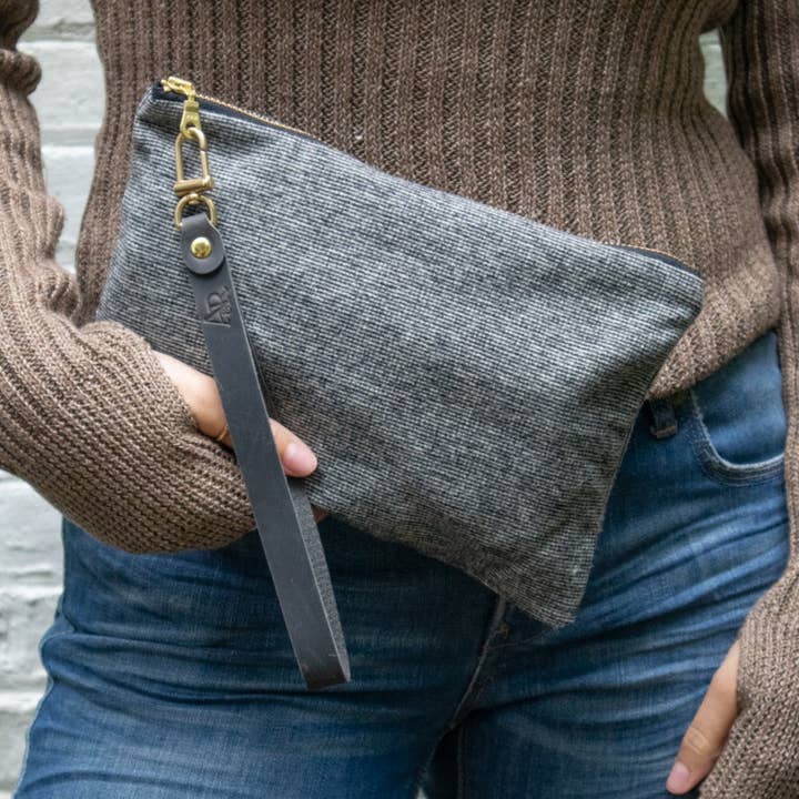 Ash & Rose - Wholesale Wristlet - Felina Tweed Wristlet