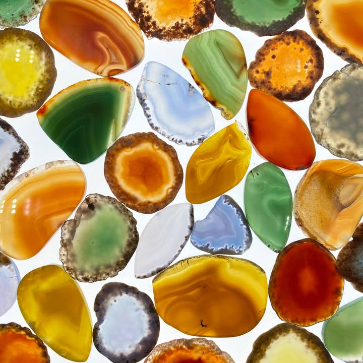 Fette di Agata (Tinte) 1-2" - Confezione da 25 per la vendita all'ingrosso da parte di Funky Stuff