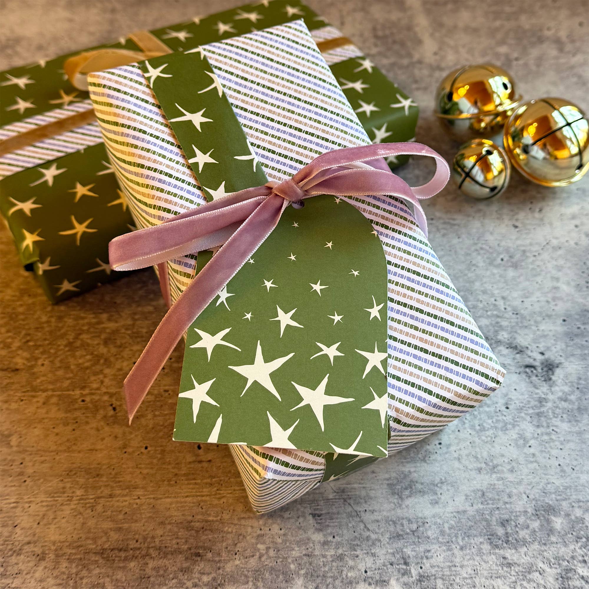 Slow Notes - Vente Feuille de papier cadeau - Papier d'emballage kraft double face – Étoiles et rayures4