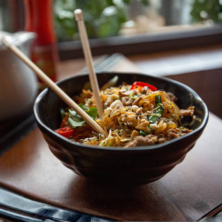 utoppa GmbH - Wholesale Ramen - Indomie Instant Noodles Chicken Flavor 70g1