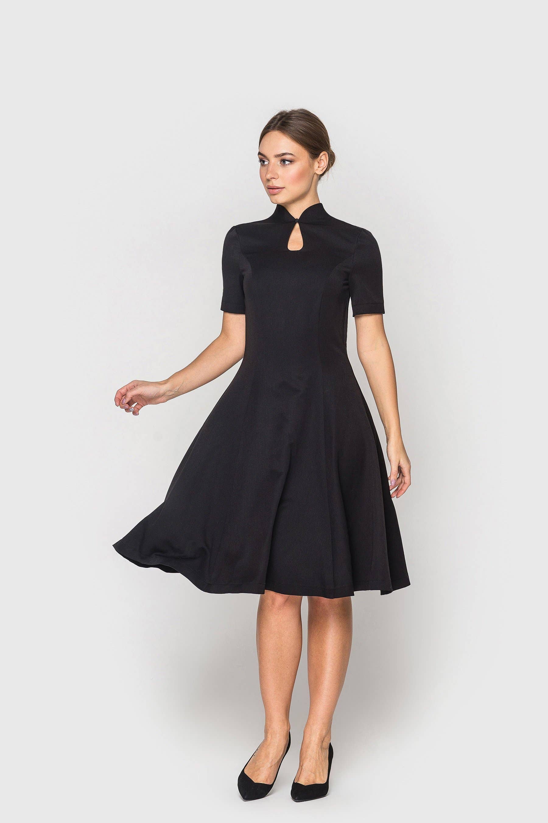 TAVROVSKA - Vendita all'ingrosso Vestito - Donna - Abito in cheongsam aderente e svasato nero1