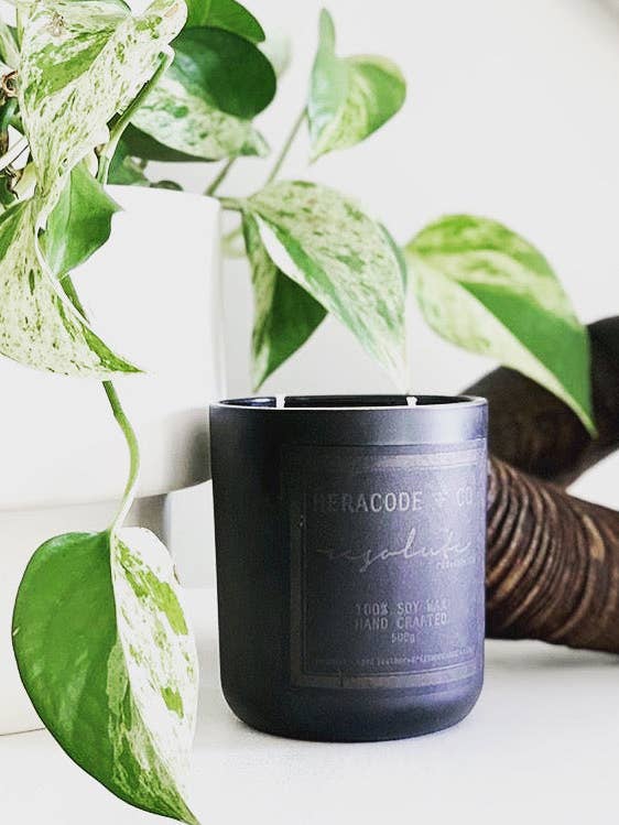 Vela en tarro de cera de soja Resolute Warm Earthy Fragance para venta al por mayor de HERACODE + CO