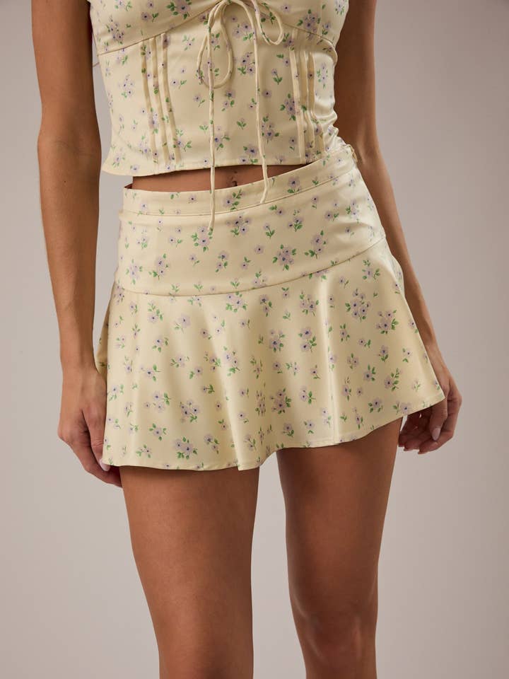 MID WAISTED BIAS SKORT for wholesale by LE LIS