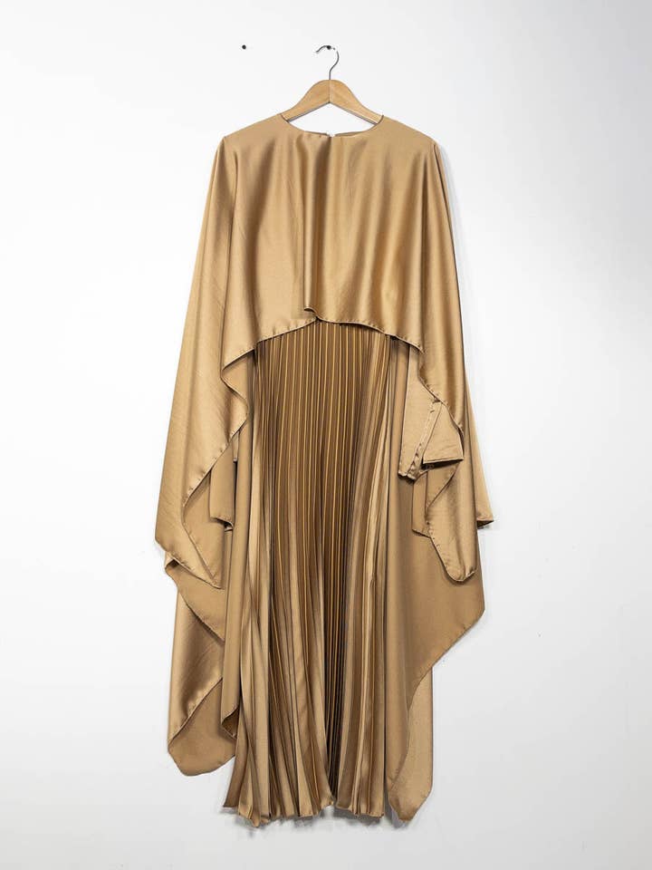 IDEAL OUTFIT - Wholesale Dress – Women's - Pleated fluid abaya with integrated satin cape ref:Y1029
