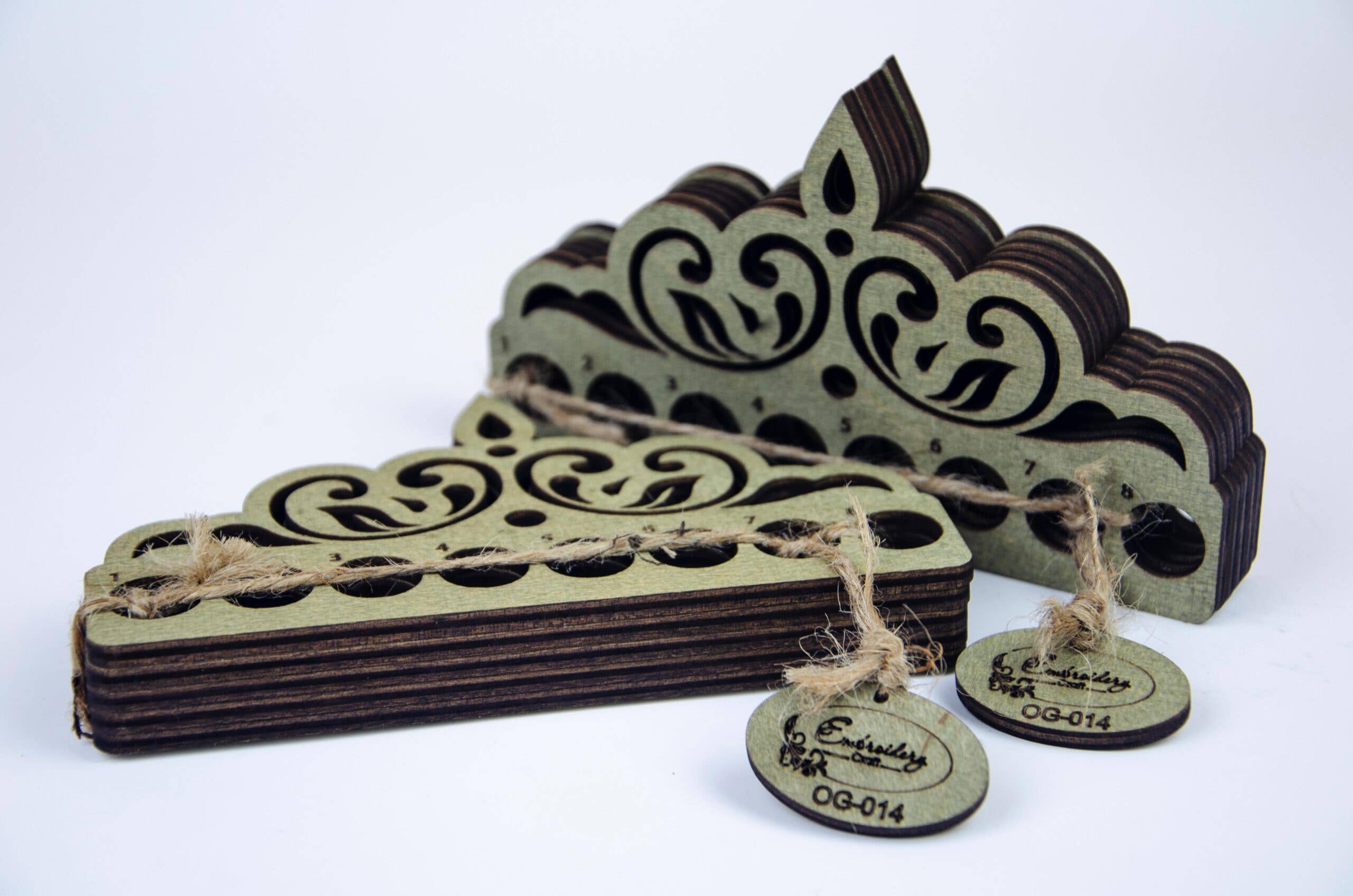 Embroidery craft - Wholesale Embroidery/Cross Stitch Supplies - Wooden Embroidery Thread Organizer 8 Holes – Set of 52