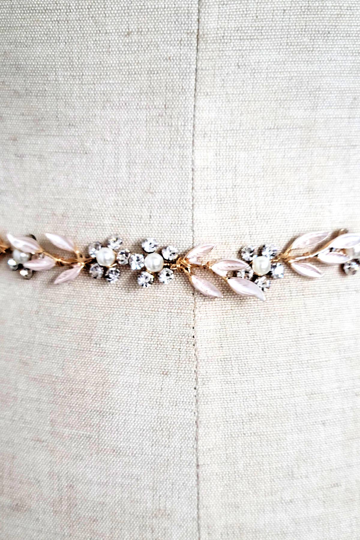 Chicas – wholesale Belt – Women's – Crystal Flower Belt With Ivory Ties 59215-9