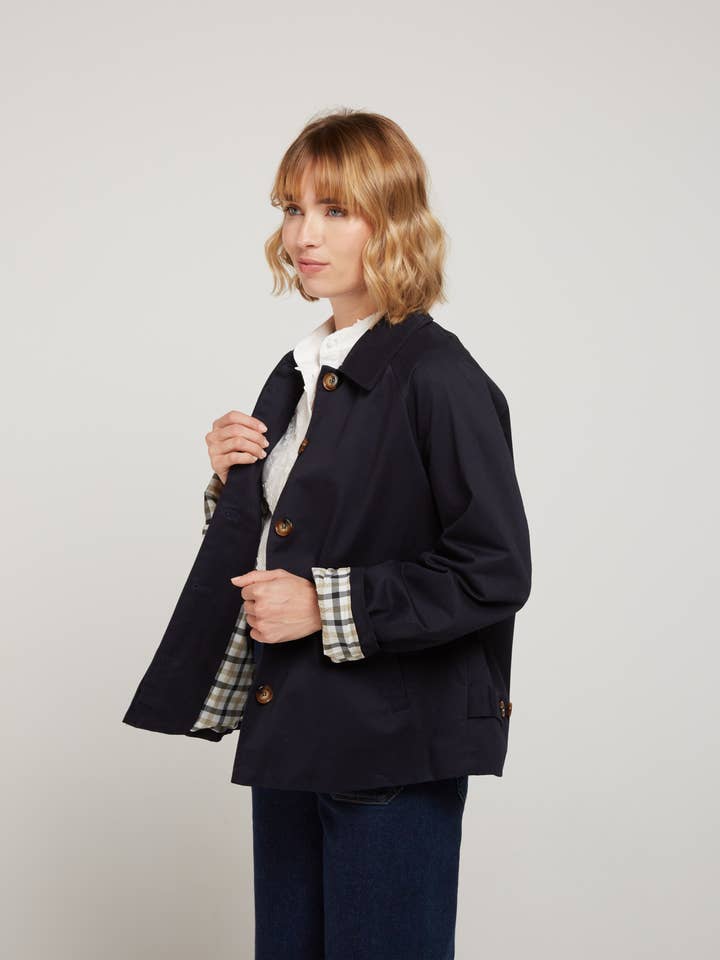 Andy & Lucy - Wholesale Trench Coat - Women's - COLOMBE2 - Straight-cut buttoned jacket7