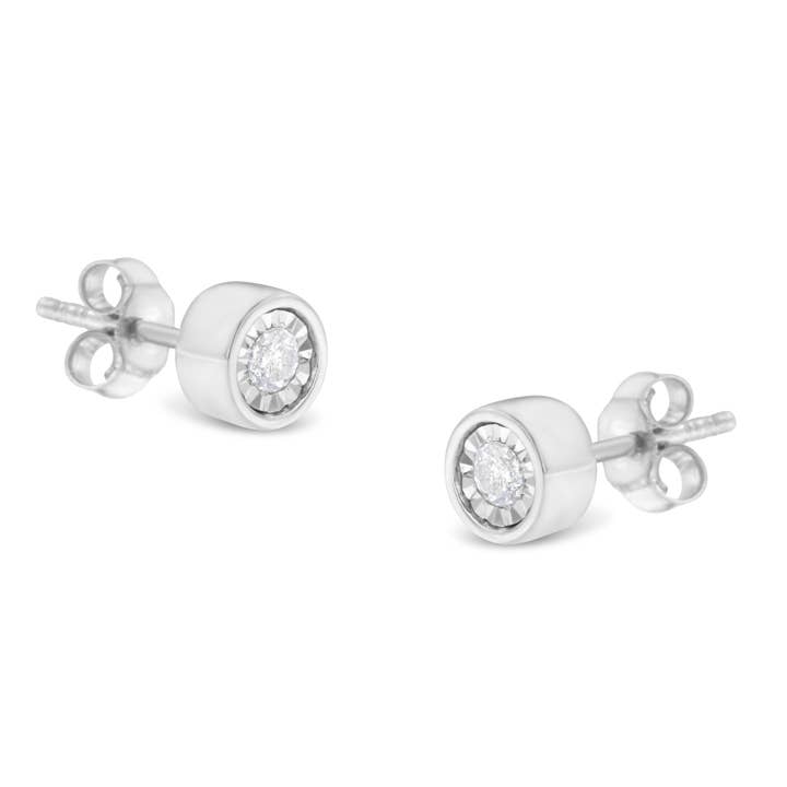 Ohrstecker aus Sterlingsilber mit 1/5ct Diamant in Lünettenfassung für den Großhandel von Infinite Jewels