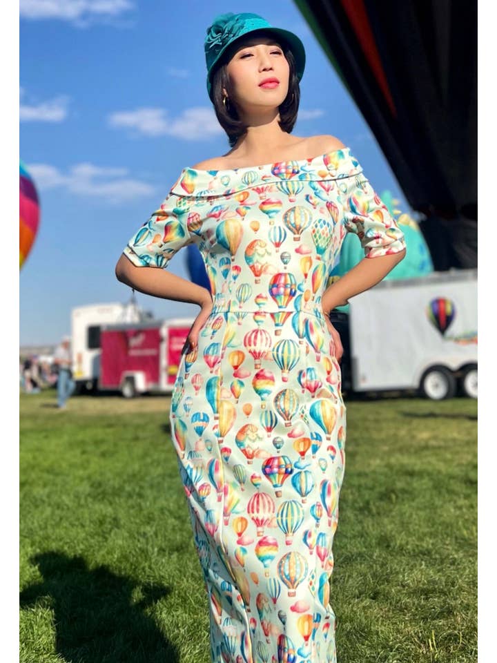 Dolly & Dotty - Wholesale Dress - Women's - Valerie Fitted Off-Shoulder Vintage in Hot Air Balloon Print