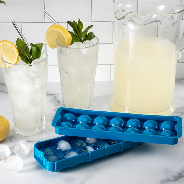 Gourmac - Wholesale Ice Tray/Mold - Ice Ball Tray - 14 Balls Counter Display2