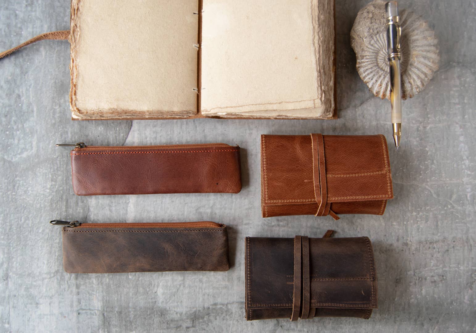 Creatico - Wholesale Reisset - Life Arts Enya Small Travel & Tech Kit op rolletjes3