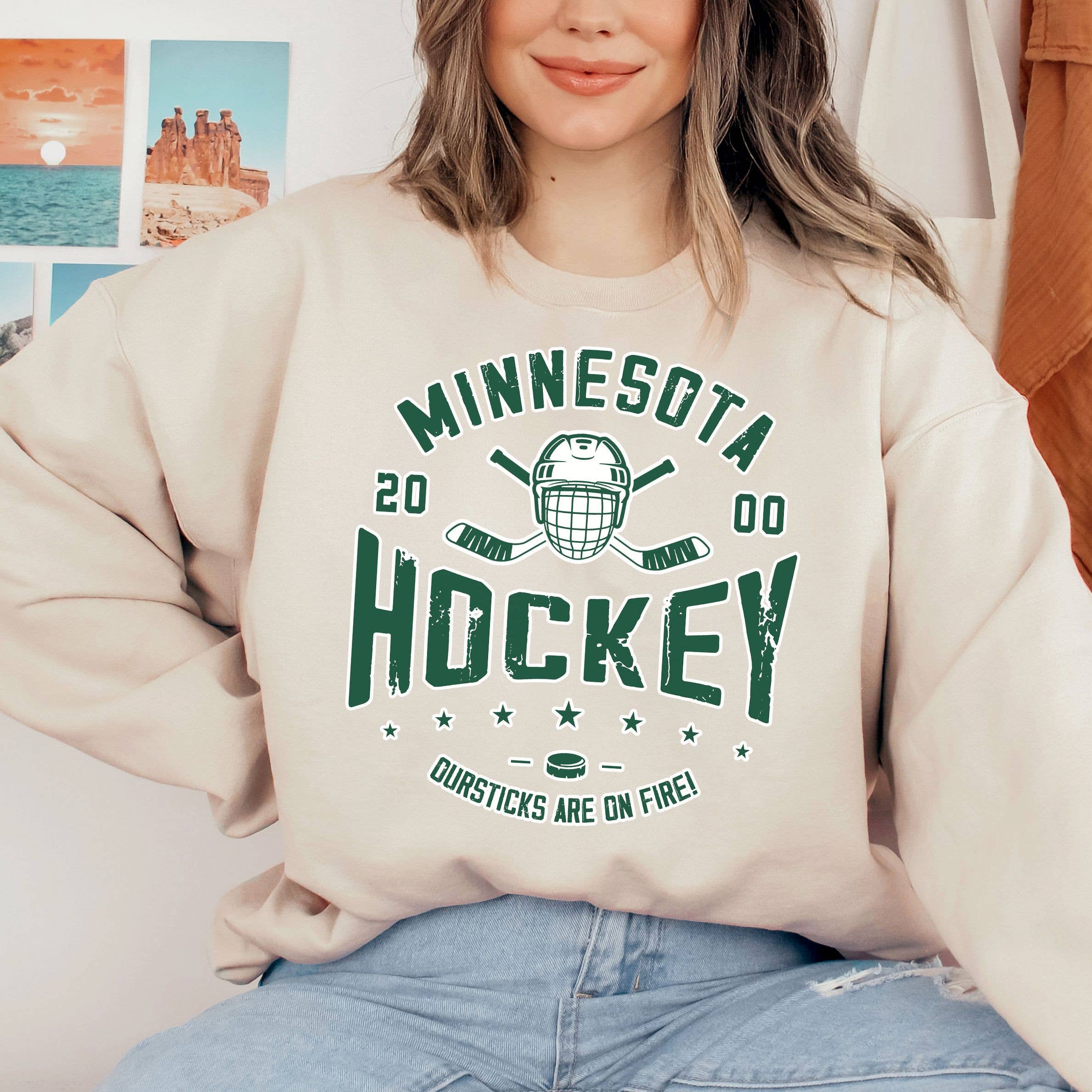 TheKingShirt - Wholesale Graphic Sweatshirt - Women's - Retro Minnesota Wild Hockey Crewneck Sweatshirt, Vintage Sty1